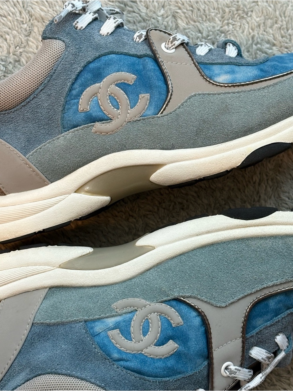 Chanel Men’s Blue Suede ‘CC’ Logo Trainers - Picture 12 of 12